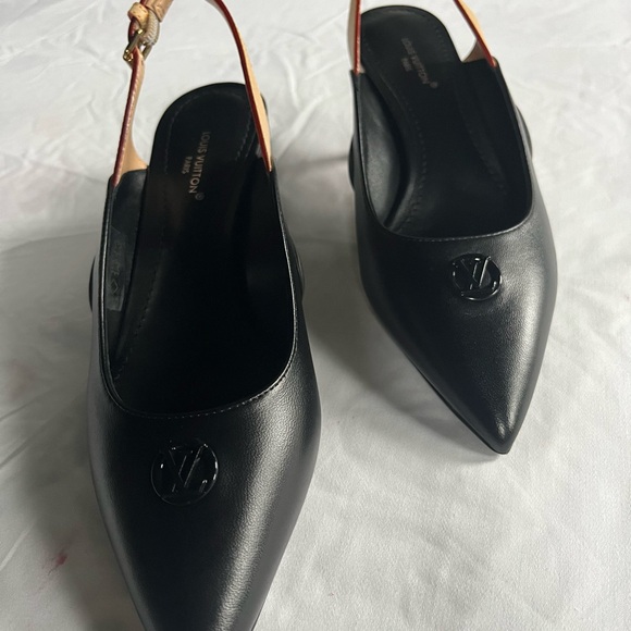 Nice sandals for any occasional, confor with 2 inch hills, support the arches. - Picture 5 of 6